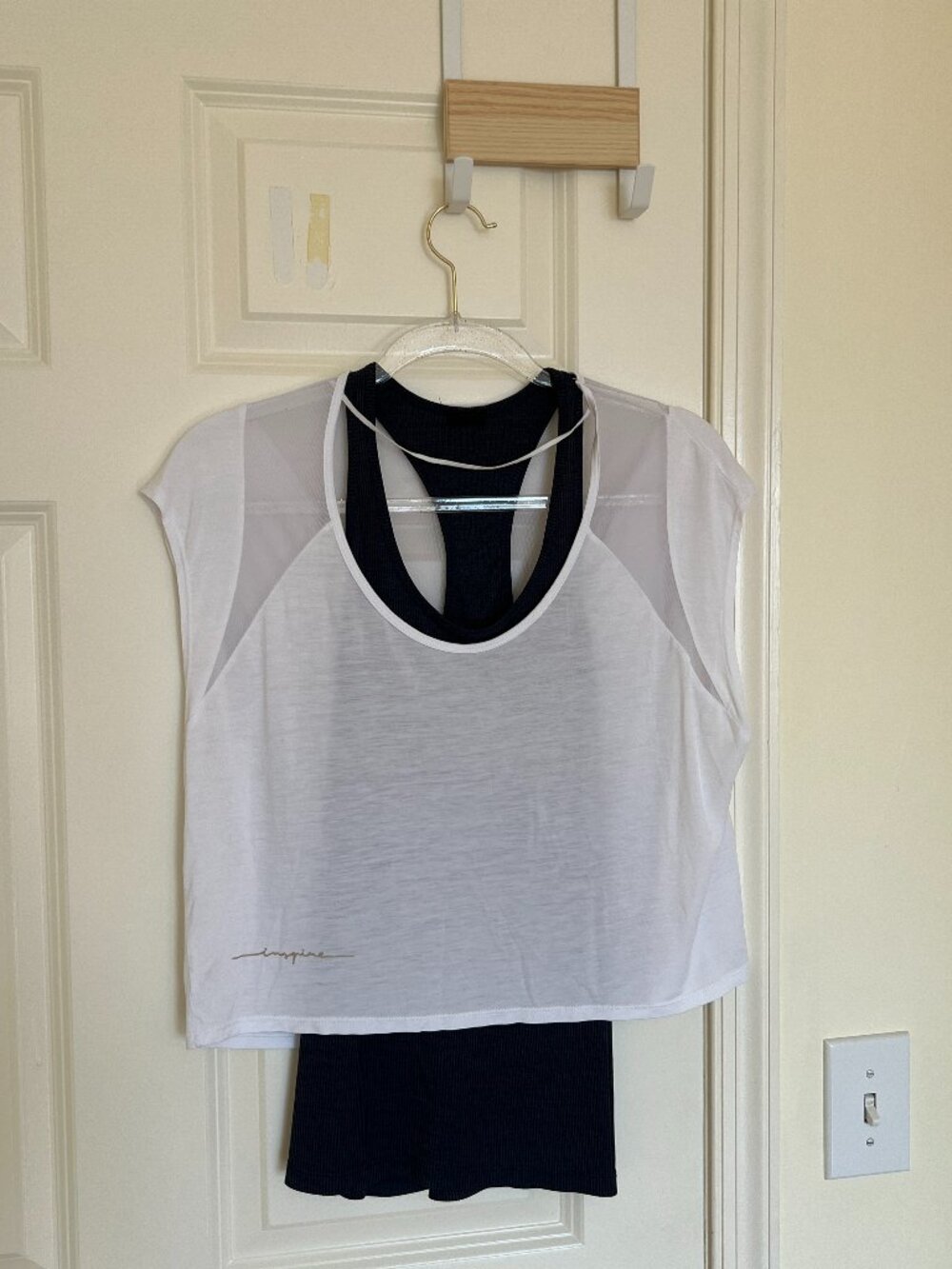 Oysho 2-in-1 Workout Top White Mesh Crop Tee Over Navy Ribbed Racerback Tank S